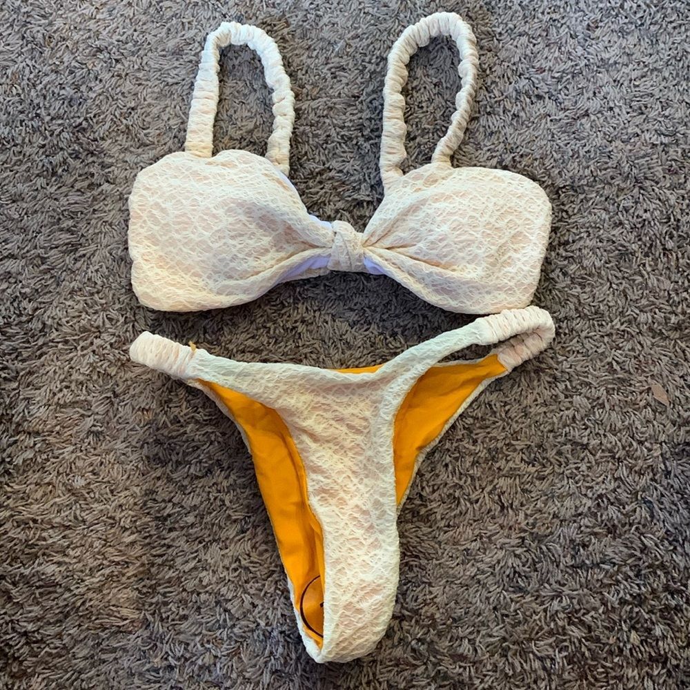Women’s Juniors Shein NWT Pastel Yellow Preppy Sunny Swimsuit Bikini Top S
